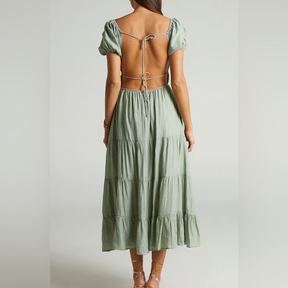 Puff sleeve sage green midi dress - Picture 2 of 4